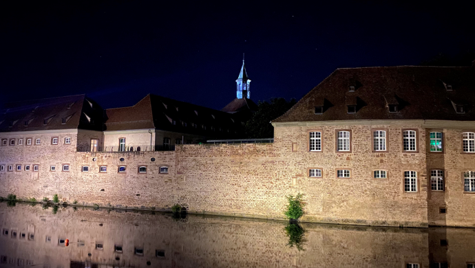 INSP Strasbourg vue depuis l'eau de nuit